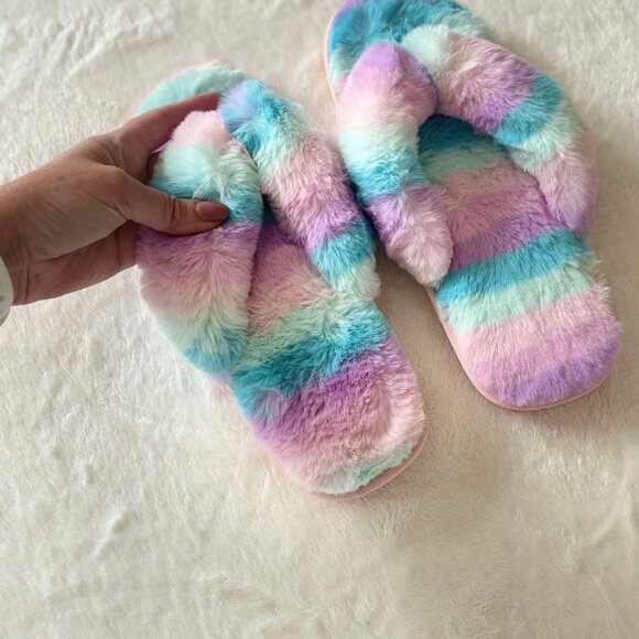 Women's Brand New Furry & Colorful Striped Thong Slippers with Hard Soles SIZE M - Picture 7 of 10